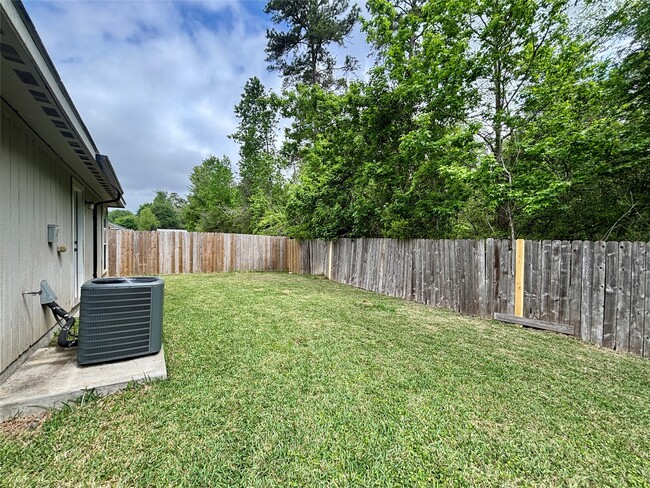 Building Photo - 8816 E Buffalo Cir