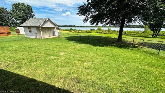 Building Photo - 3140 Eagle Dr