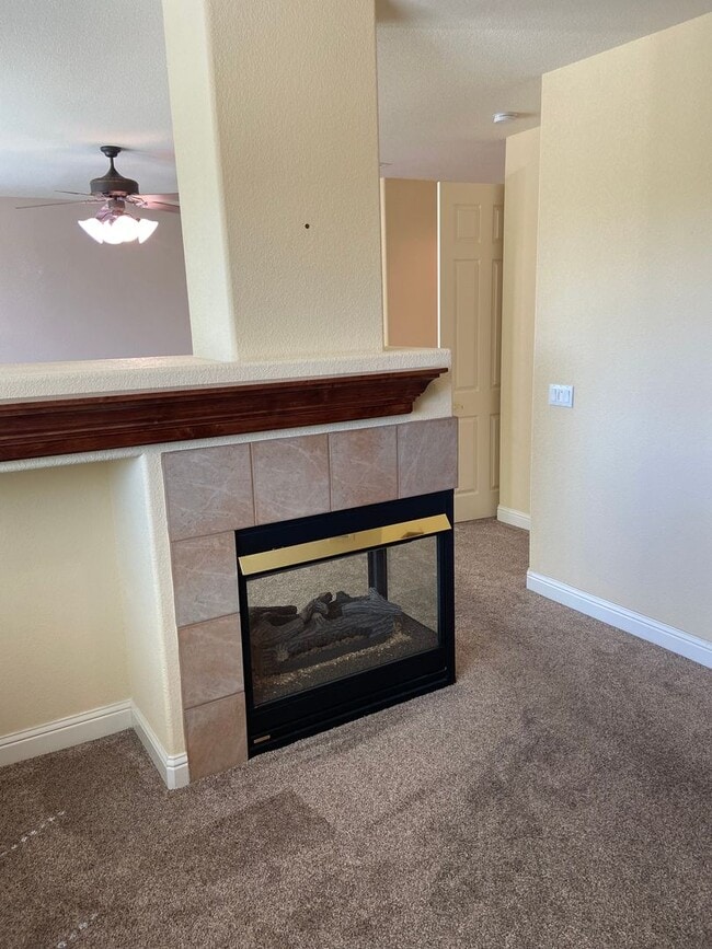 Building Photo - Broadstone Solar Home - 5 Bdrms, 4 Baths
