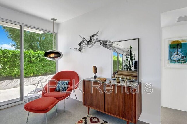 Building Photo - 3133 N Sunnyview Dr