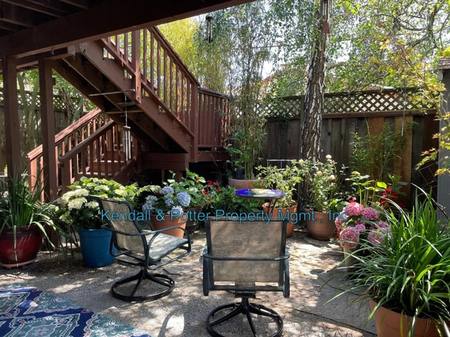 Building Photo - Remodeled Rio Del Mar 1 BR - Utilities Inc...