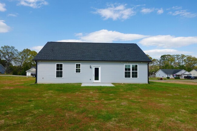Building Photo - 202 Turkey Trot Rd