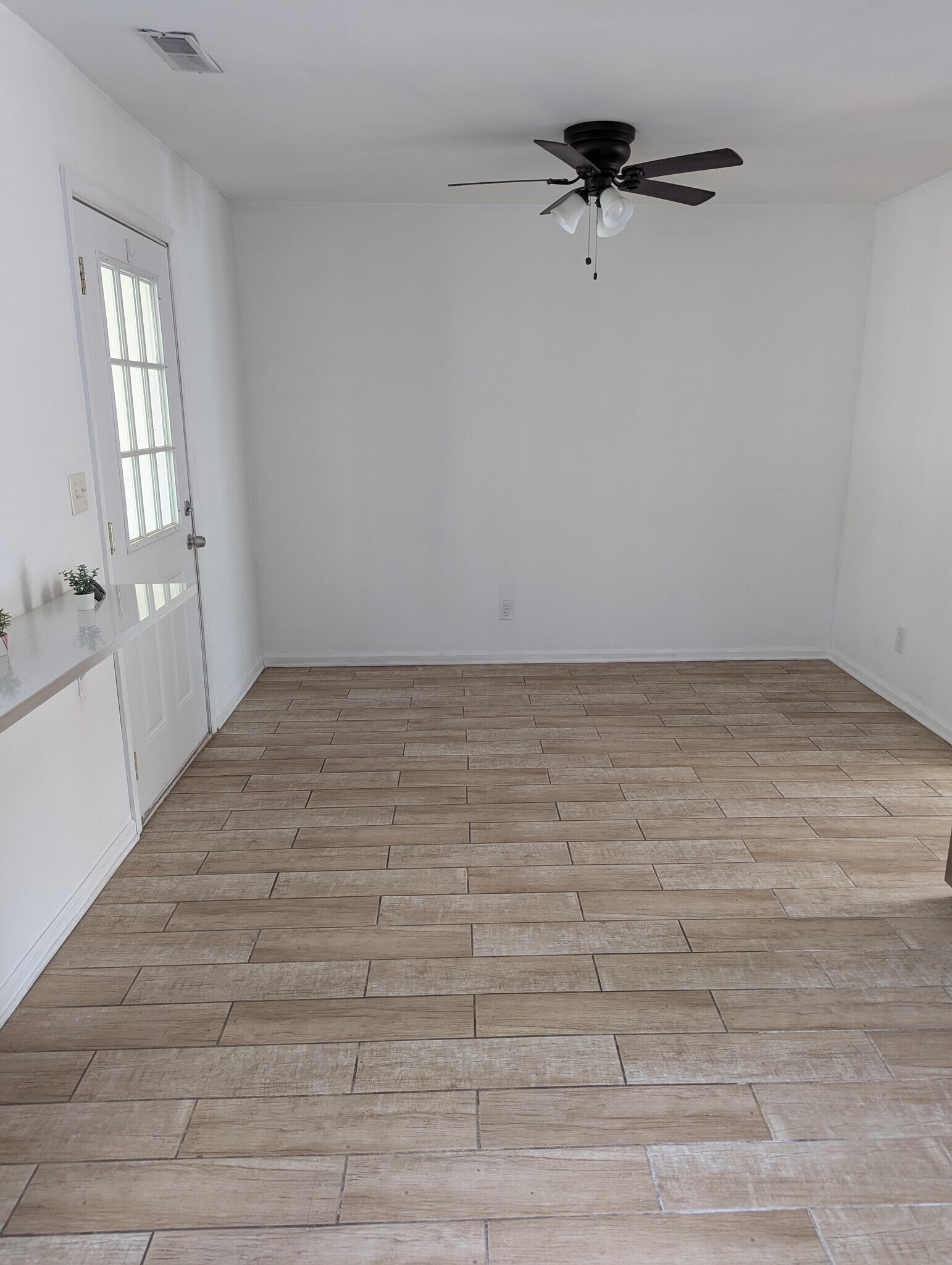 Building Photo - 3064 Comte Ct