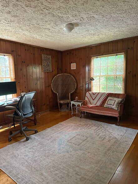 Building Photo - 3616 Riverview Dr