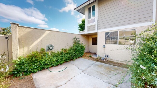 Building Photo - 2 bedroom Home In Irvine