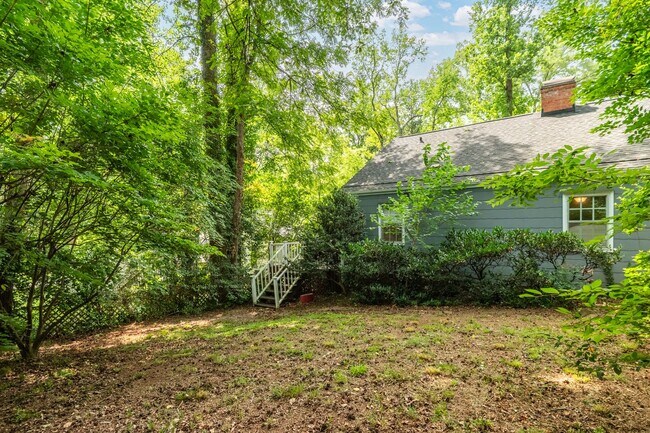 Building Photo - Charming Bungalow in Sunset Hills Neighborhood