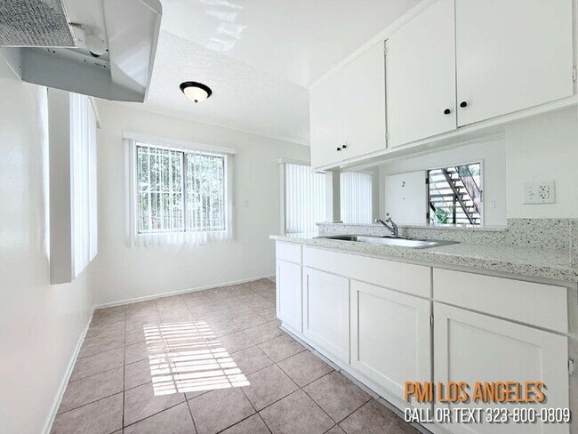 Building Photo - 1224 Normandie Ave