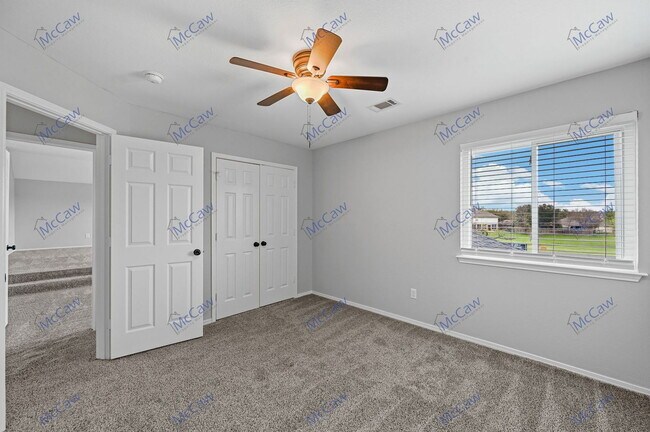 Building Photo - 608 Vasey Oak Dr