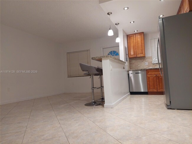 Building Photo - 714 NE 10th St