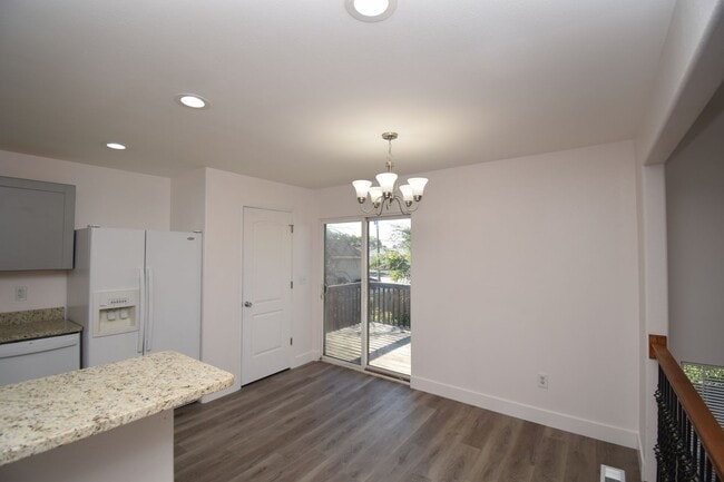 Building Photo - Huge 6 Bed 2 Bath Home in SLC!!!