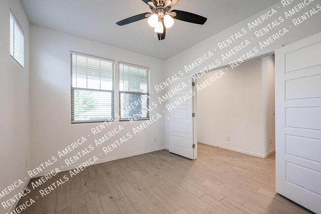 Building Photo - 5509 N 108th Ave