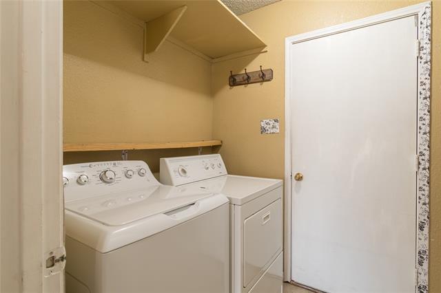 Building Photo - 841 McCully St