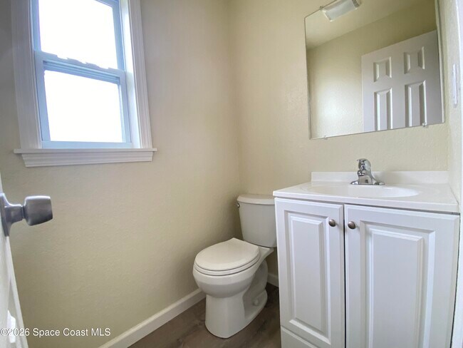 Building Photo - 105 Lagrange Ave