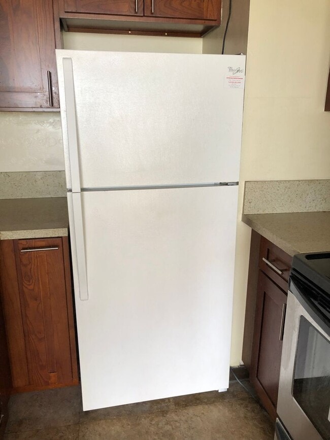 Building Photo - Century West 2 bedroom 2 bathroom 1 covere...