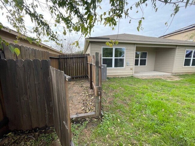 Building Photo - 3618 Foster Meadows