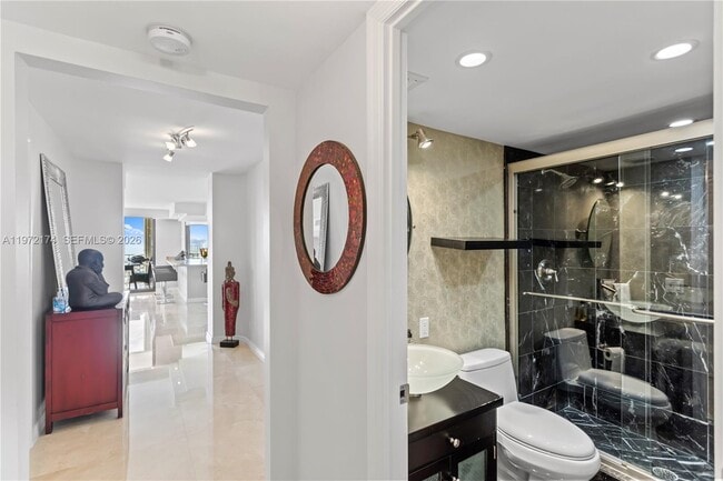 Building Photo - 1901 N Ocean Blvd