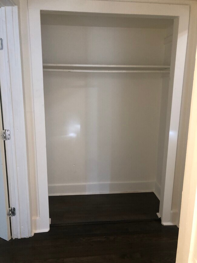 Building Photo - 5502 Richmond Ave