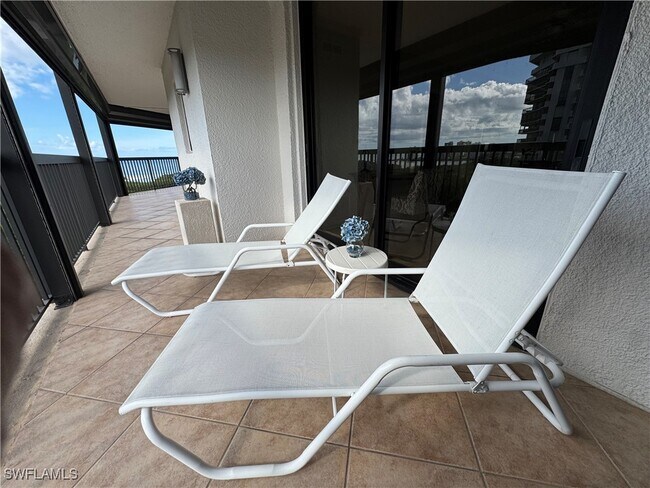 Building Photo - 6075 Pelican Bay Blvd