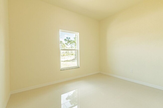 Building Photo - 3BR/2BA Home with 1-Car Garage in Prime SW Lehigh Acres – Brand New Construction