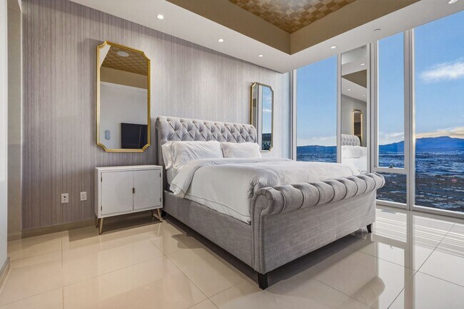 Building Photo - Waldorf Astoria 4707-Strip/City/Mtn Views from this Stunning 2Bd/2.5Ba Residence
