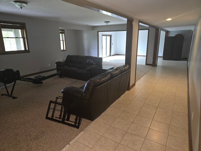 Building Photo - 2595 Yorktown Ct