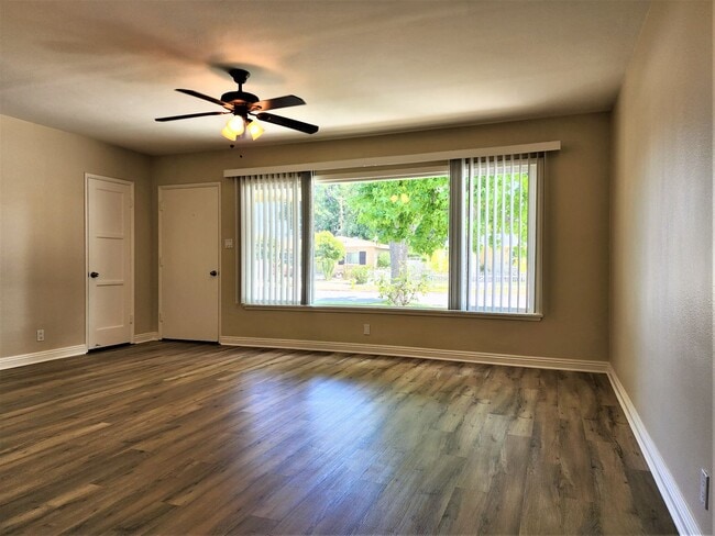 Building Photo - Beautiful 2Bd, 1Ba Riverside Home in Great...