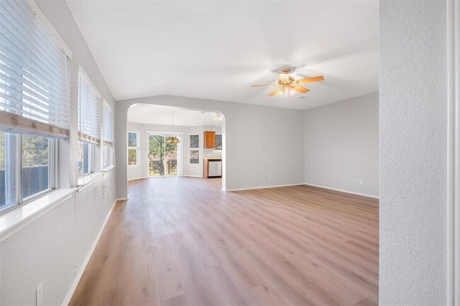 Building Photo - 2006 Charlotte Way