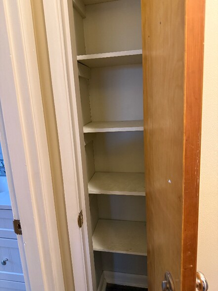 Building Photo - 1064 Anderson Ferry Rd