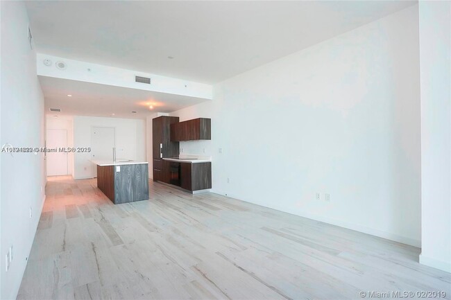 Building Photo - 480 NE 31st St