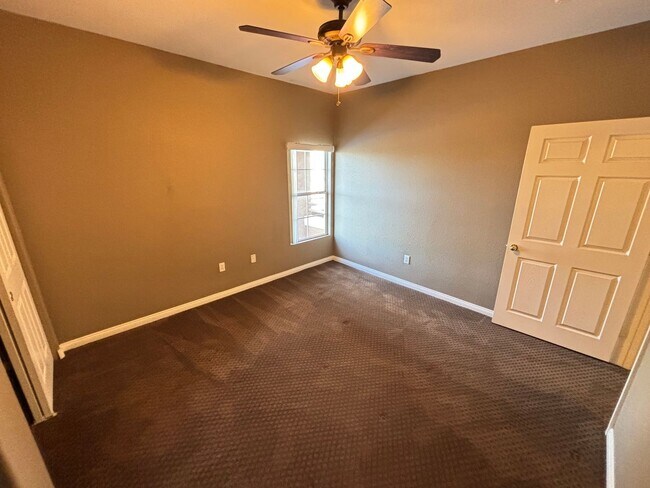 Building Photo - Beautiful 2Bed/2Bath Condo located in the ...