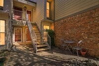 Building Photo - 2535 Wedglea Dr