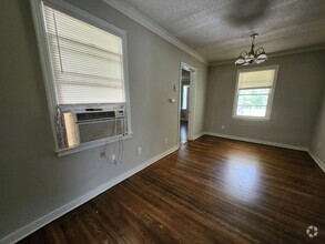 Building Photo - 1218 Inman Cove