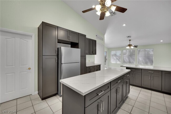 Building Photo - 7595 W Camero Ave