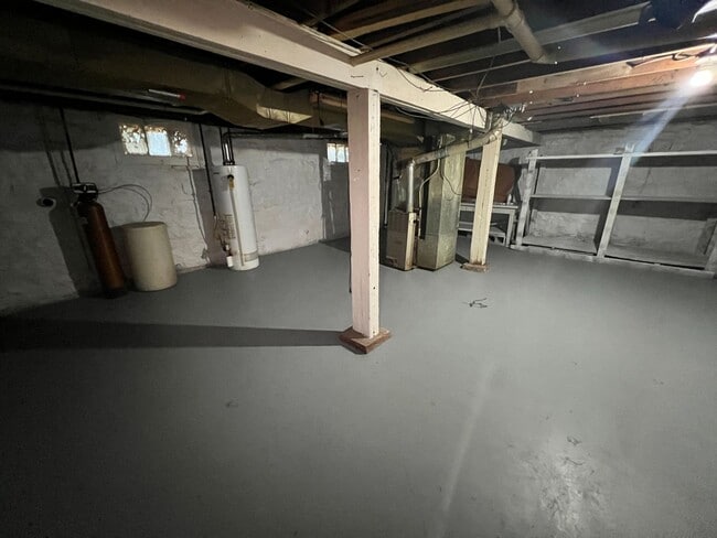 Building Photo - 15301 E Mayes Rd