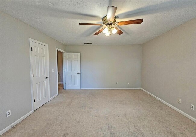 Building Photo - 434 High Creek Trce