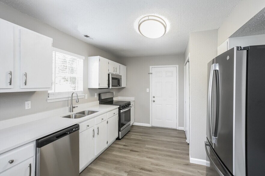 Building Photo - 4029 Willow Ct
