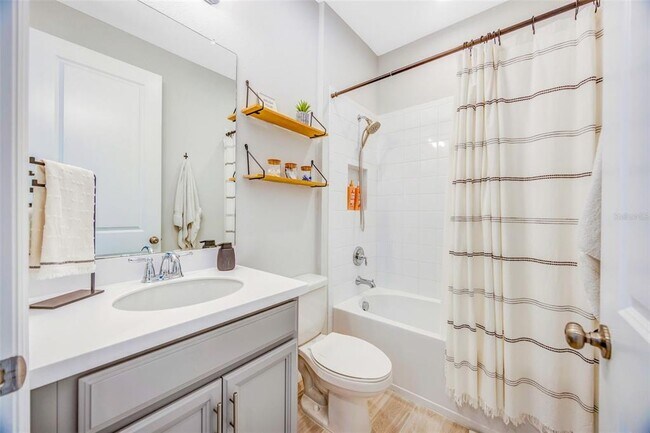 Building Photo - 33995 Astoria Cir