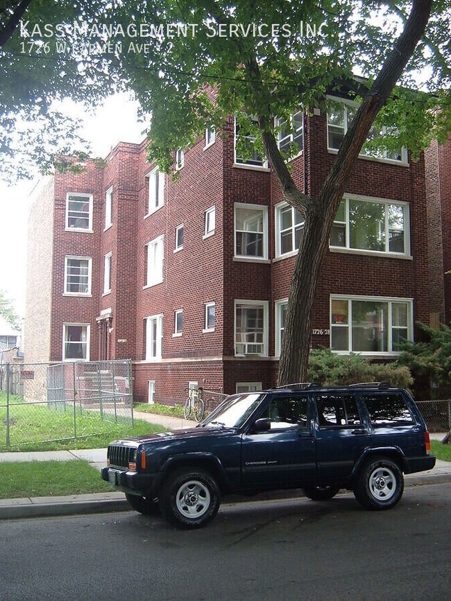 Building Photo - 1726 W Carmen Ave