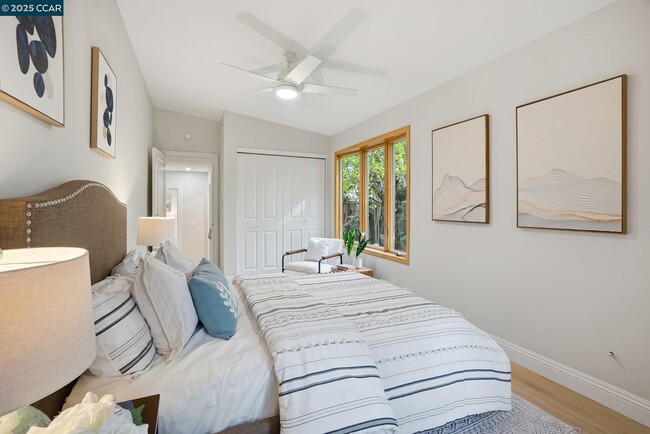 Building Photo - 289 Sierra Dr