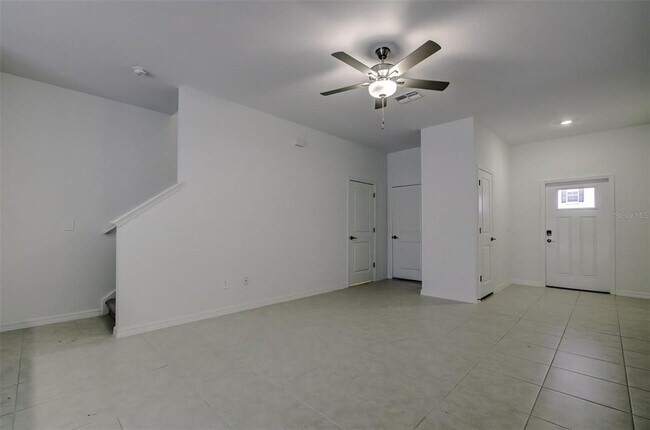 Building Photo - 8240 Cor Pne Wy