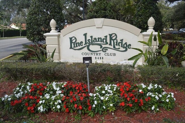 Building Photo - 9420 Poinciana Pl