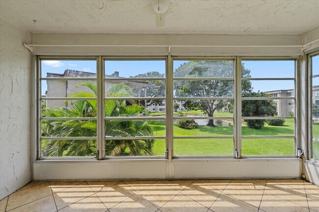 Building Photo - 719 Lori Dr