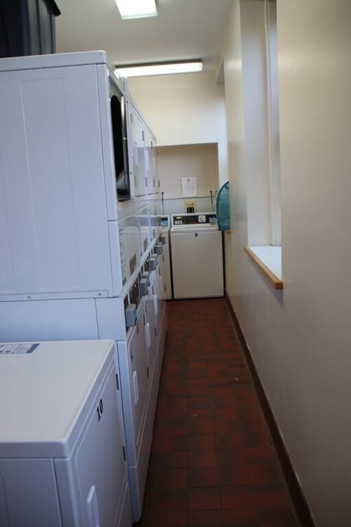 Building Photo - 21 Linden St