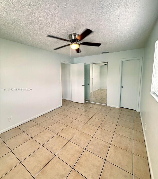 Building Photo - 12096 Dolphin Dr