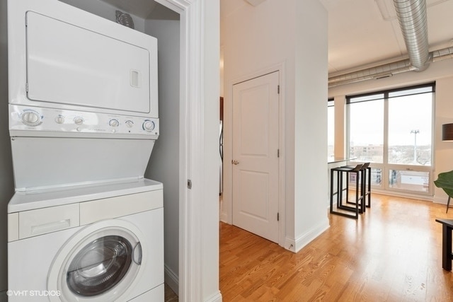 Building Photo - 4814 N Clark St