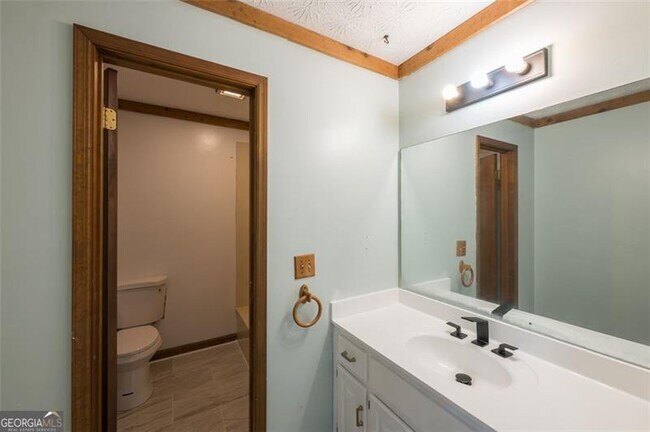 Building Photo - 4535 Kings Crossing Dr NE