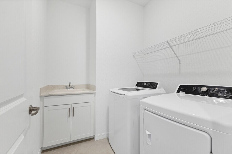 Building Photo - 19095 Cabernet Ct