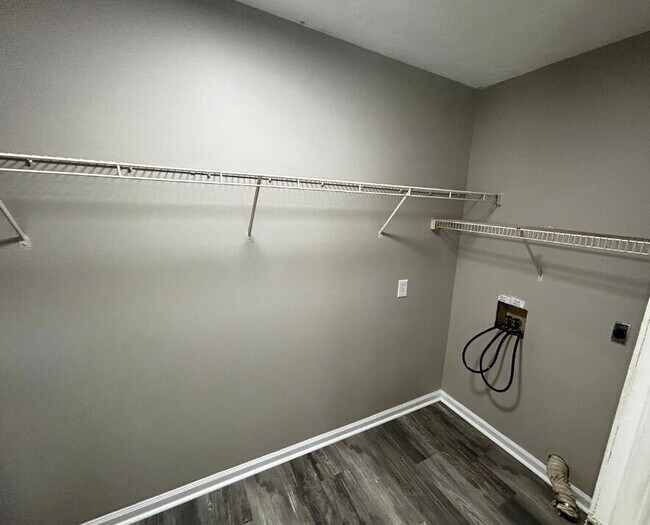 Building Photo - 124 Manna Dr