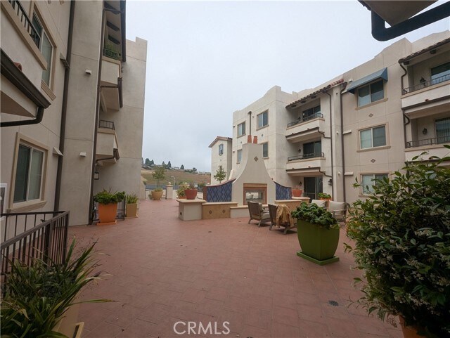 Building Photo - 627 Deep Valley Dr