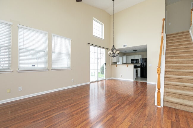 Building Photo - 726 Windcroft Cir NW